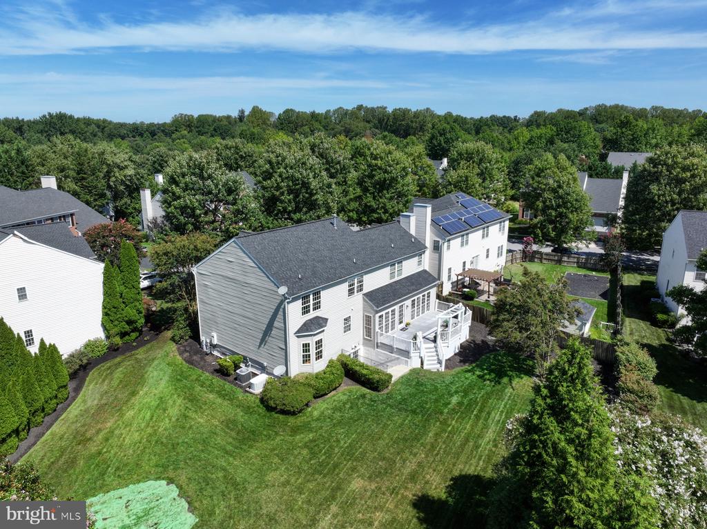 2407 LAWNDALE COURT