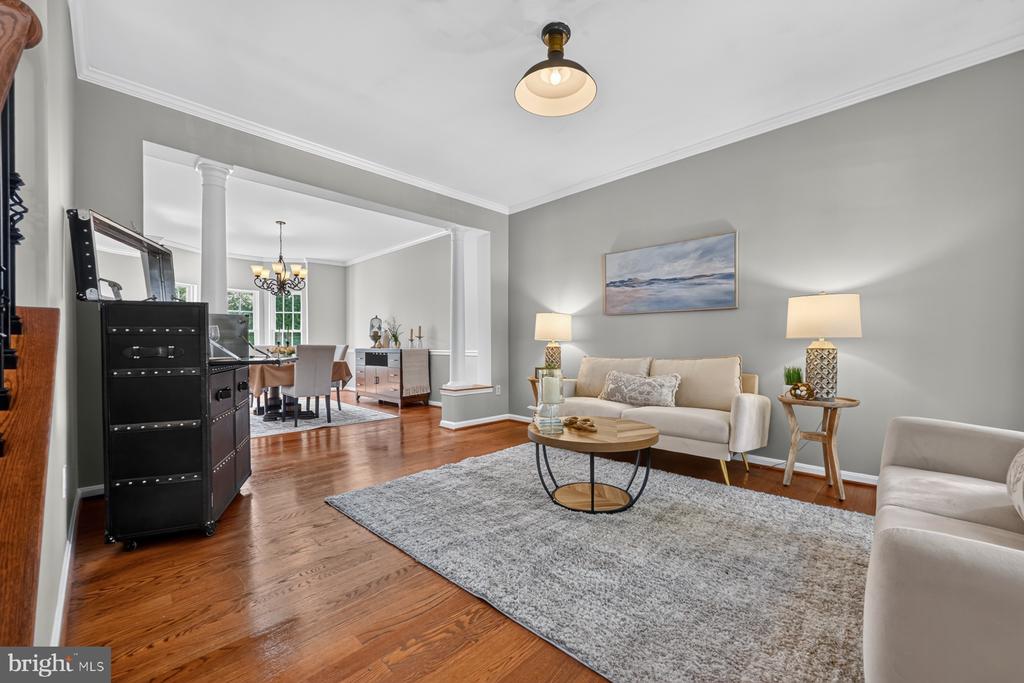 2407 LAWNDALE COURT