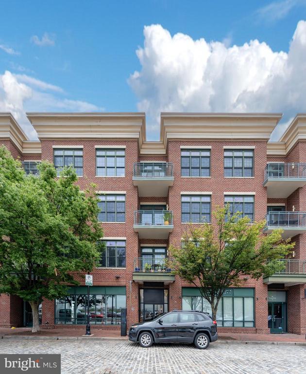 1500 THAMES STREET Unit: 202