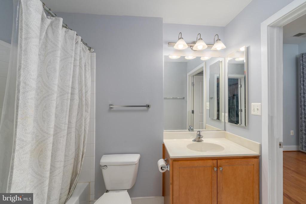1500 THAMES STREET Unit: 202