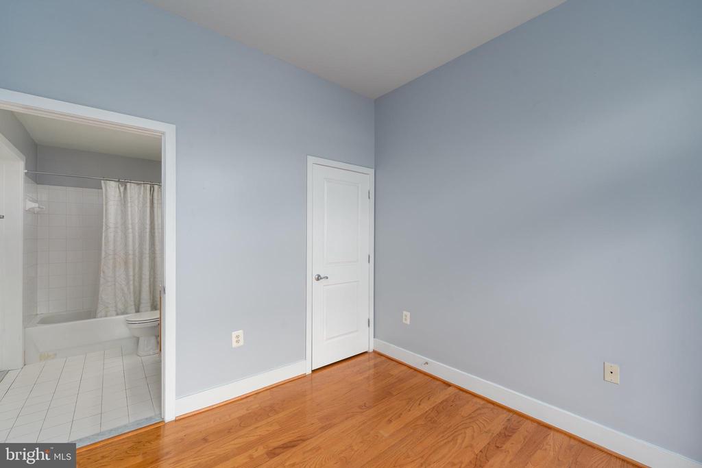 1500 THAMES STREET Unit: 202