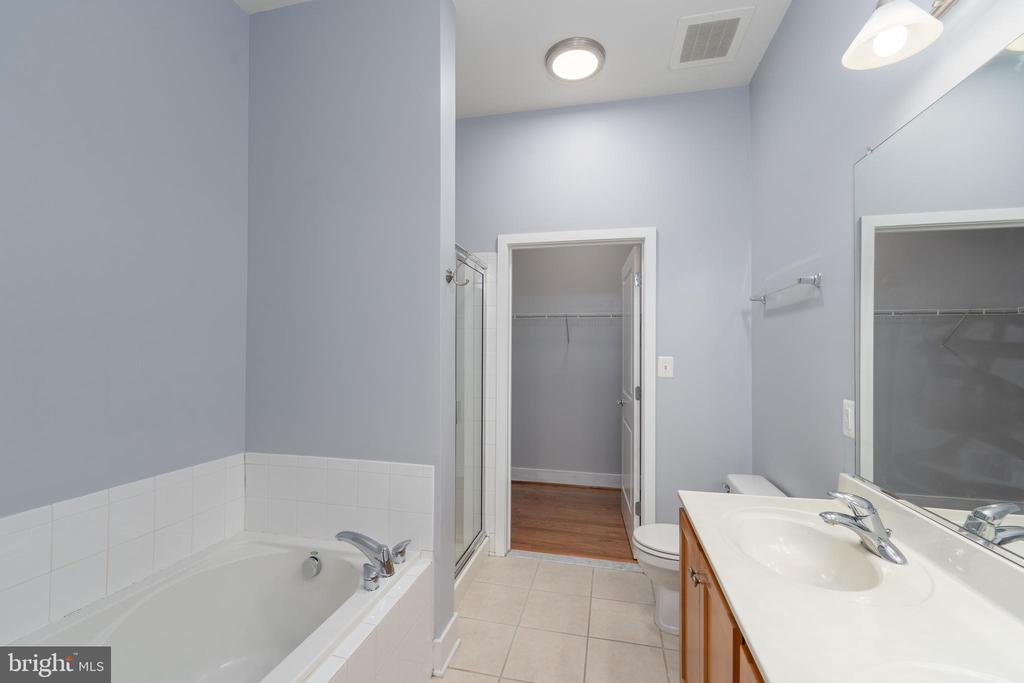 1500 THAMES STREET Unit: 202