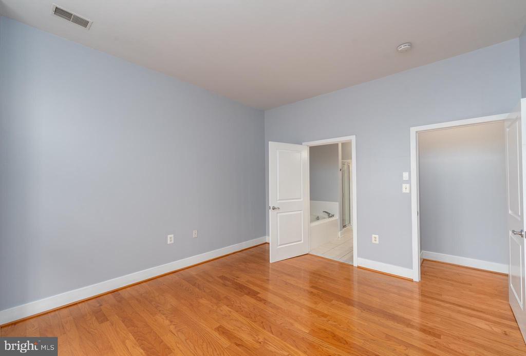 1500 THAMES STREET Unit: 202