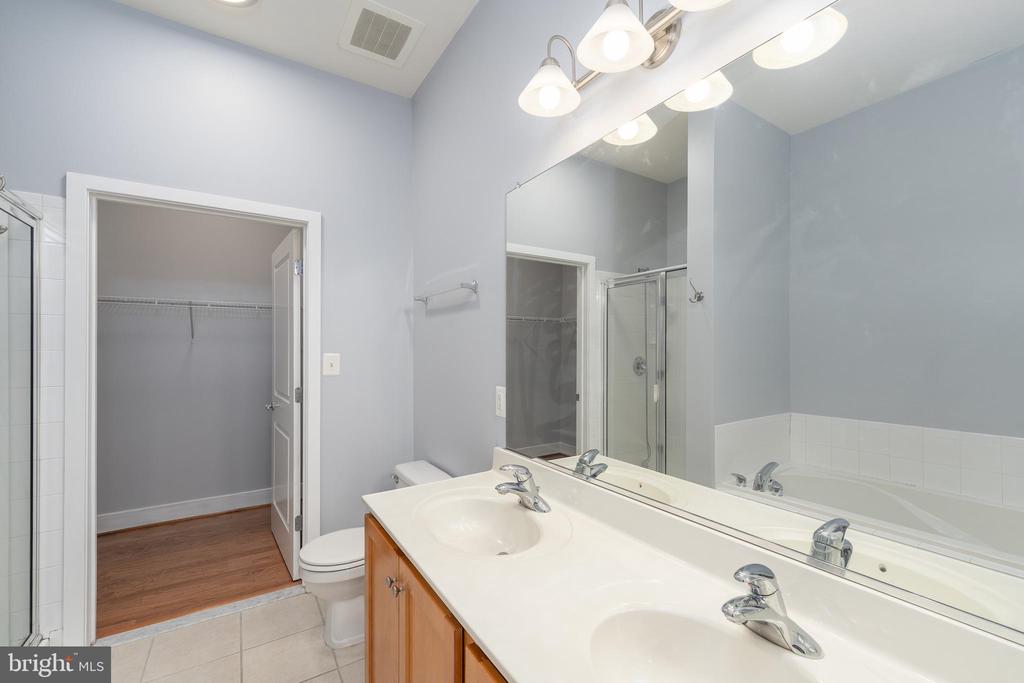 1500 THAMES STREET Unit: 202
