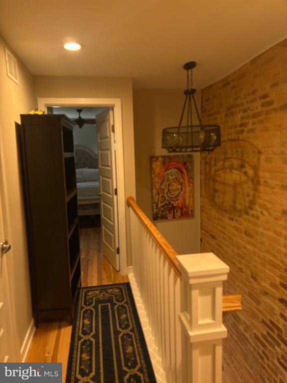 17 N EAST AVENUE