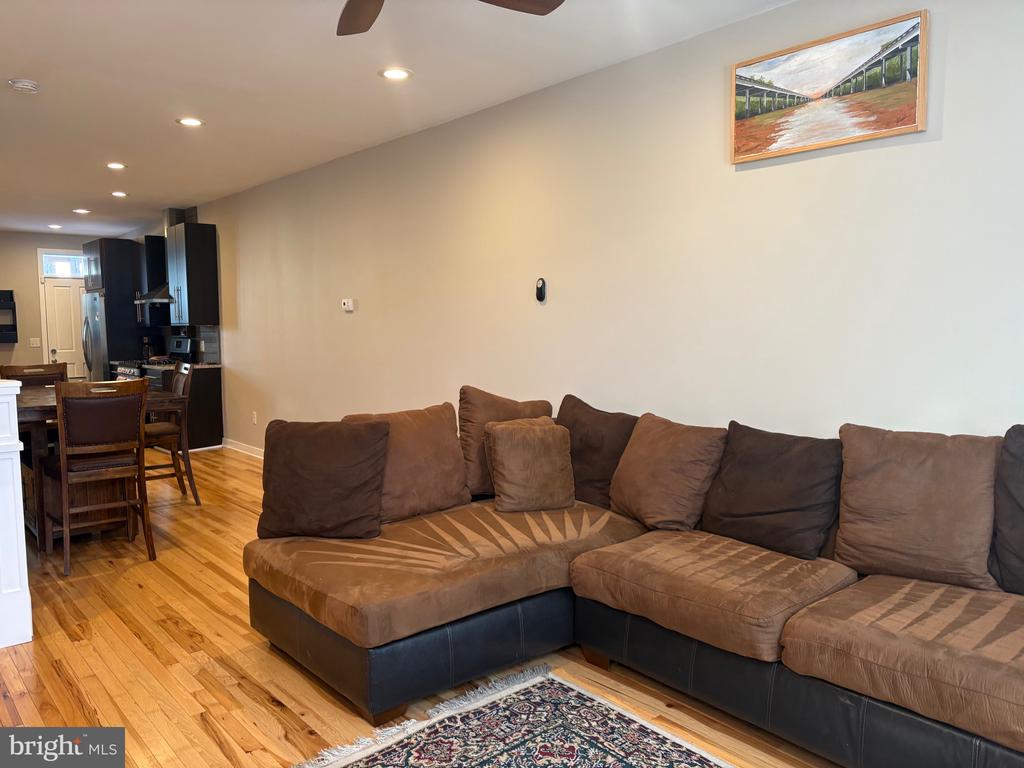 17 N EAST AVENUE