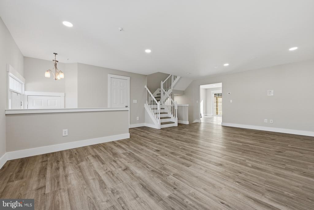 9533 GEORGIAN WAY