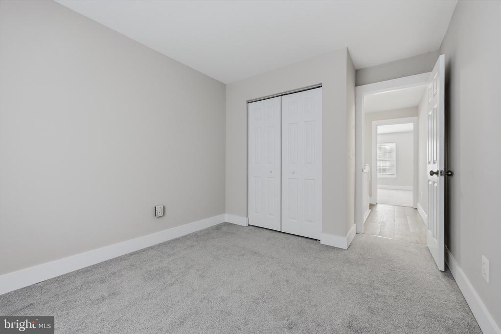 9533 GEORGIAN WAY