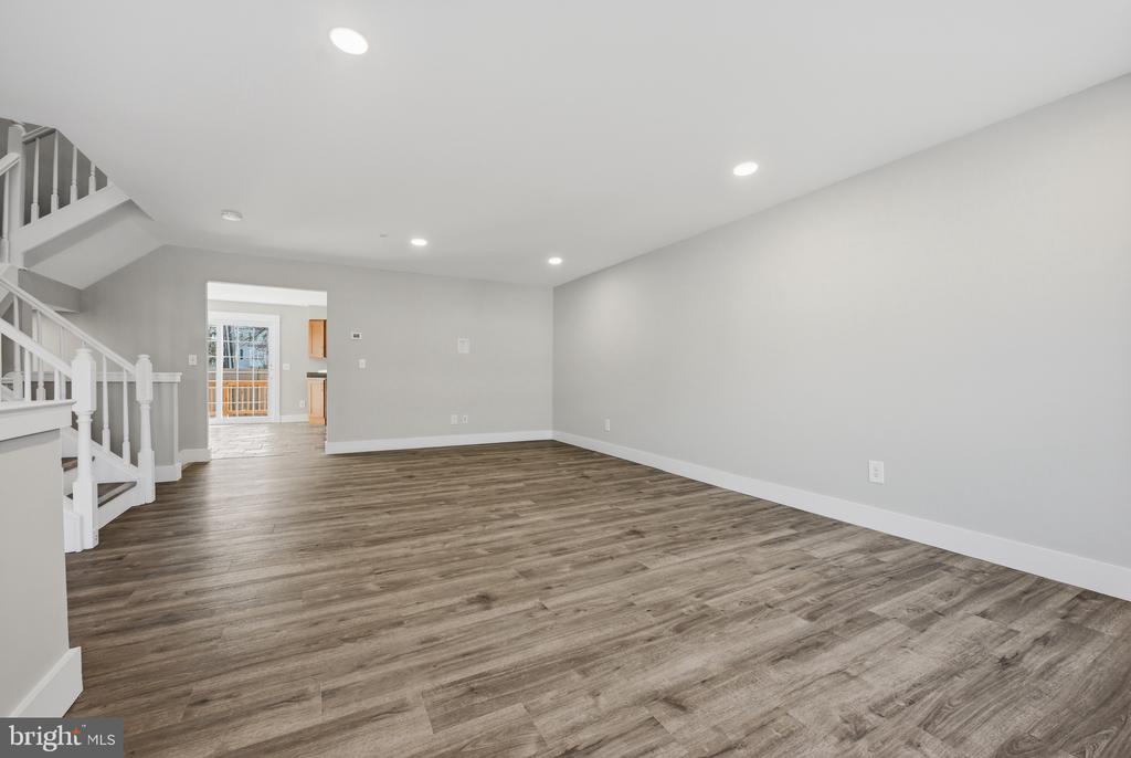 9533 GEORGIAN WAY