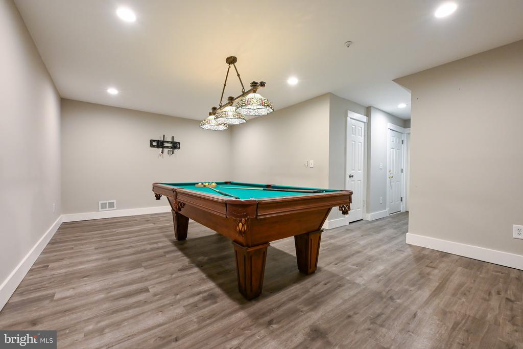 9533 GEORGIAN WAY
