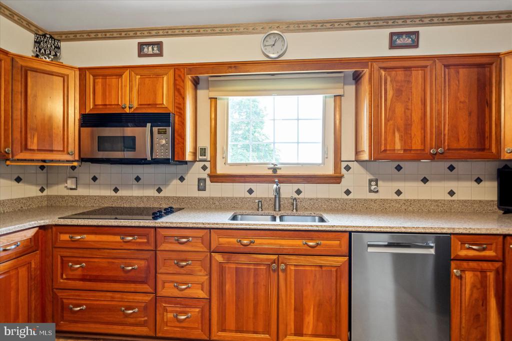 2112 SYKESVILLE ROAD