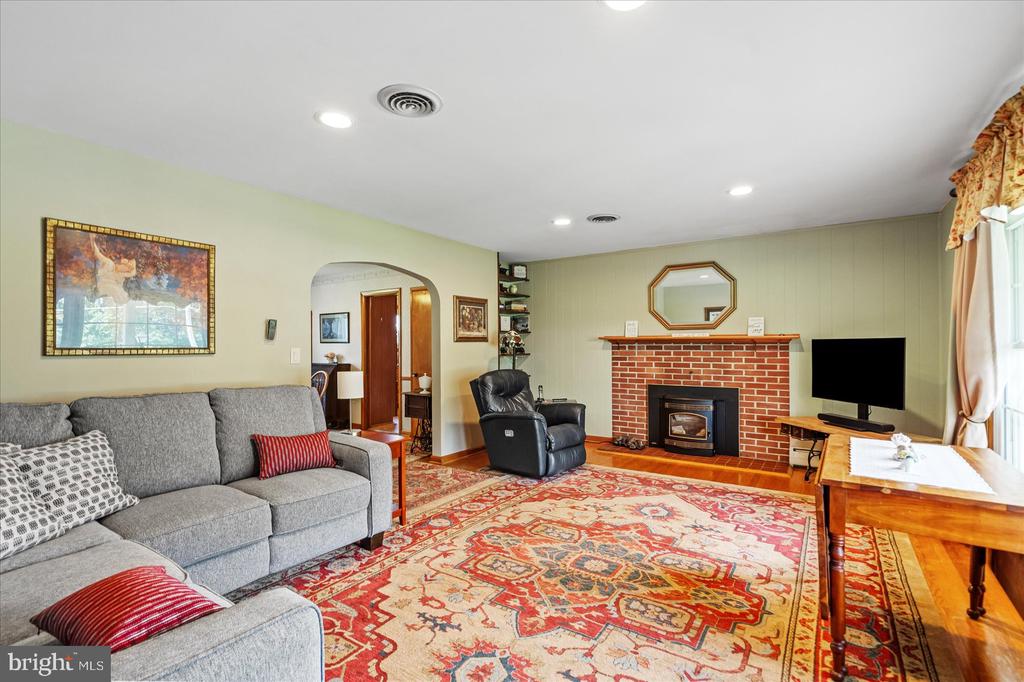 2112 SYKESVILLE ROAD