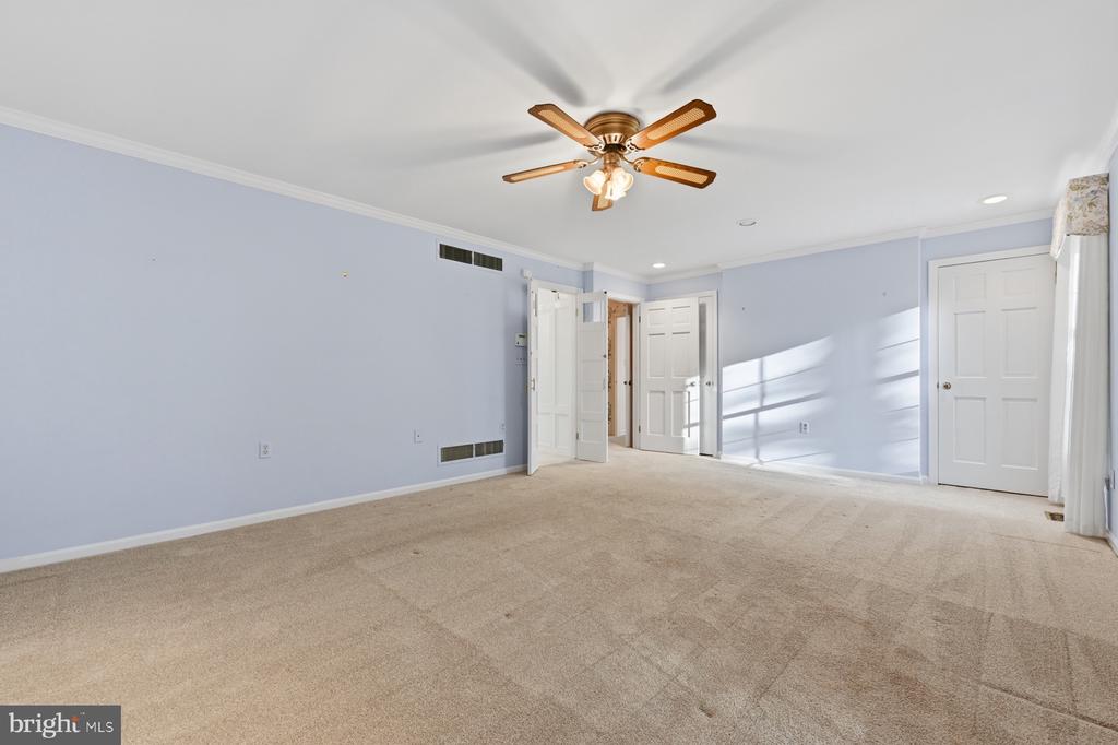 2907 LAWNDALE ROAD