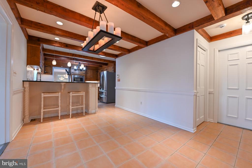 2907 LAWNDALE ROAD