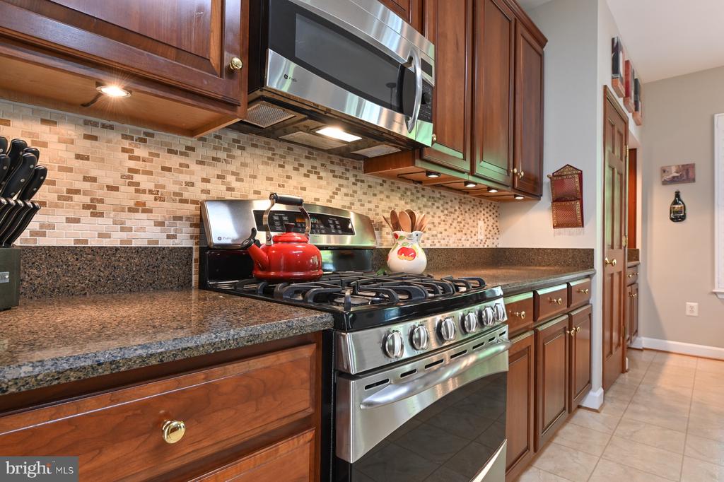 11206 POPLAR GROVE COURT