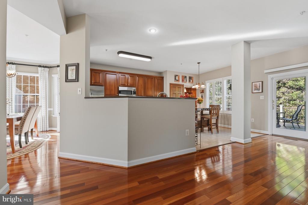 11206 POPLAR GROVE COURT