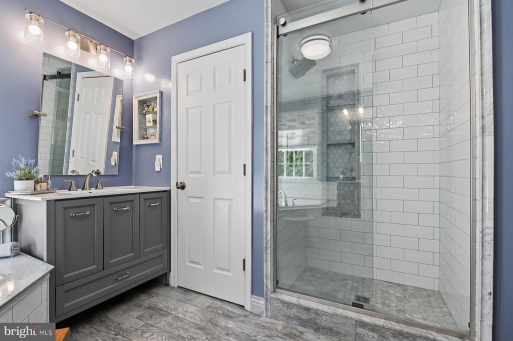 11206 POPLAR GROVE COURT