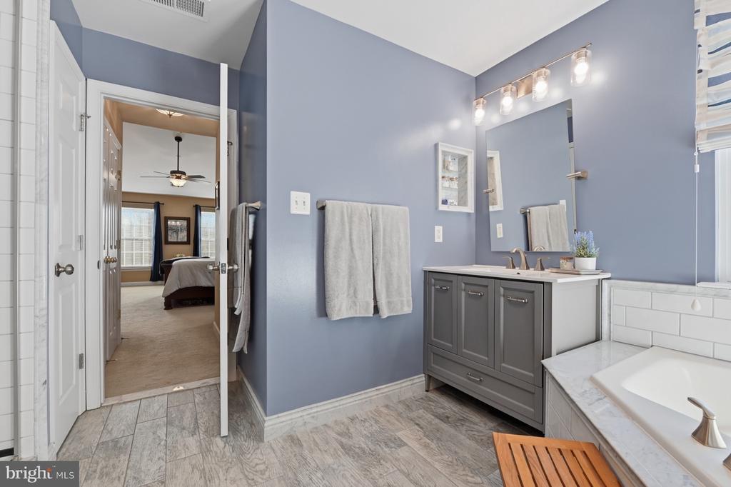11206 POPLAR GROVE COURT