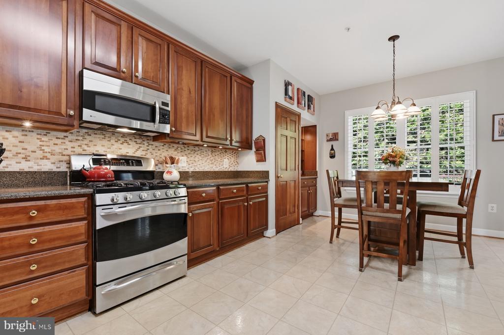 11206 POPLAR GROVE COURT