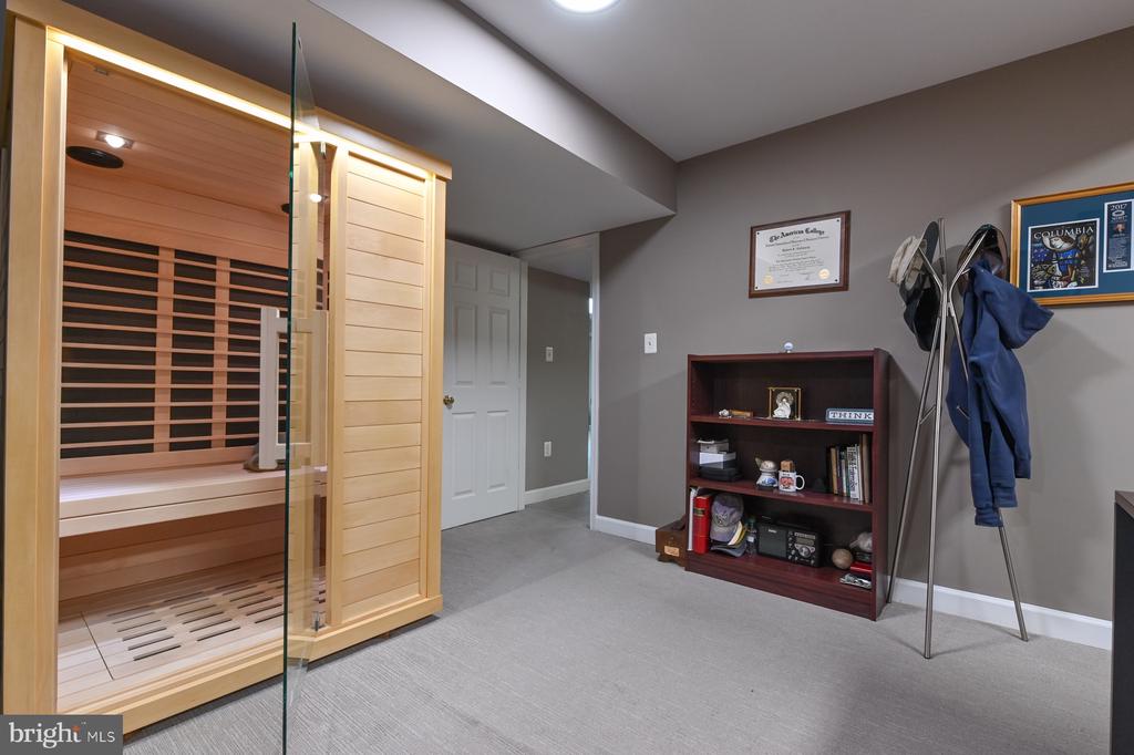 11206 POPLAR GROVE COURT