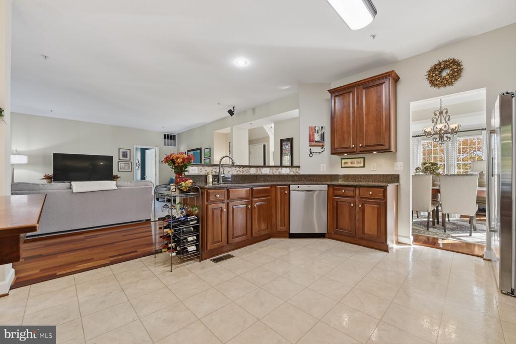 11206 POPLAR GROVE COURT
