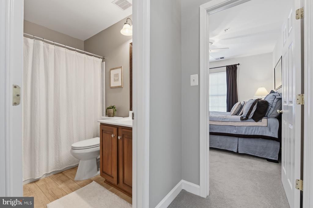 11206 POPLAR GROVE COURT
