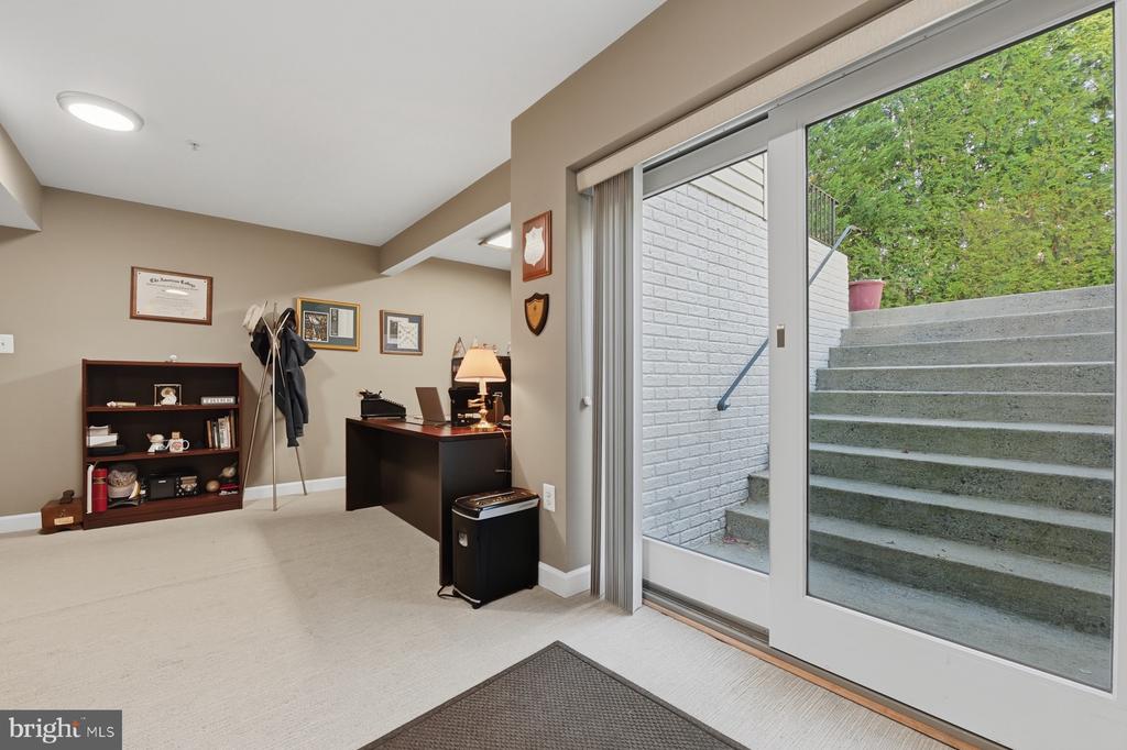 11206 POPLAR GROVE COURT