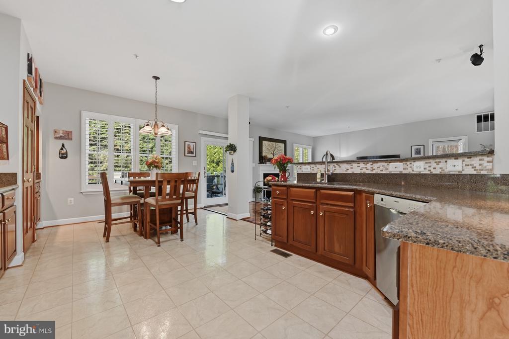 11206 POPLAR GROVE COURT
