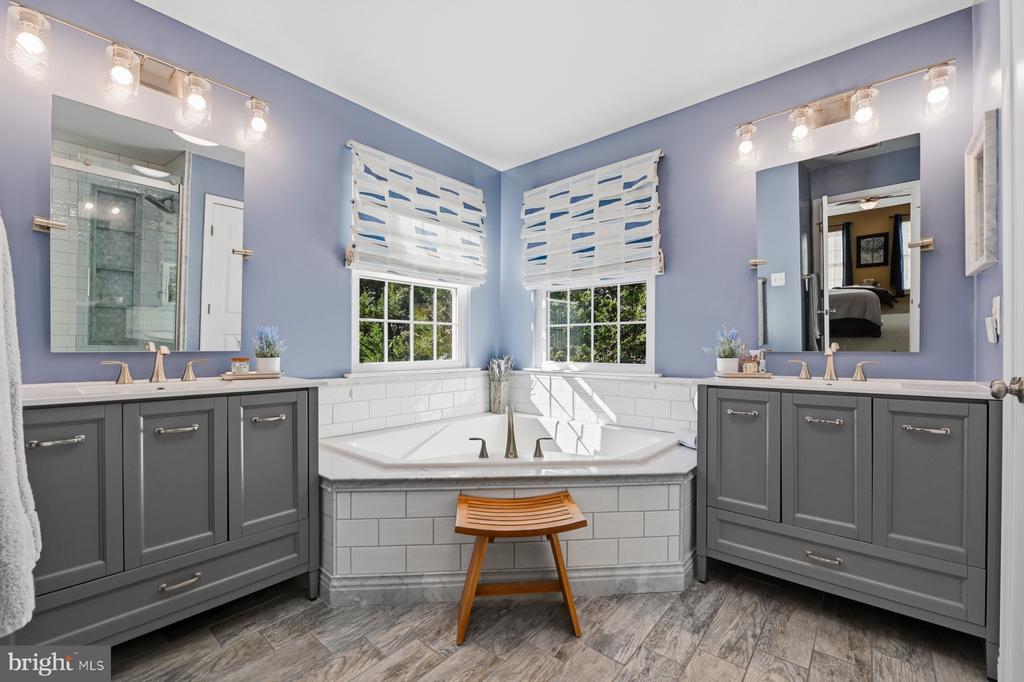 11206 POPLAR GROVE COURT