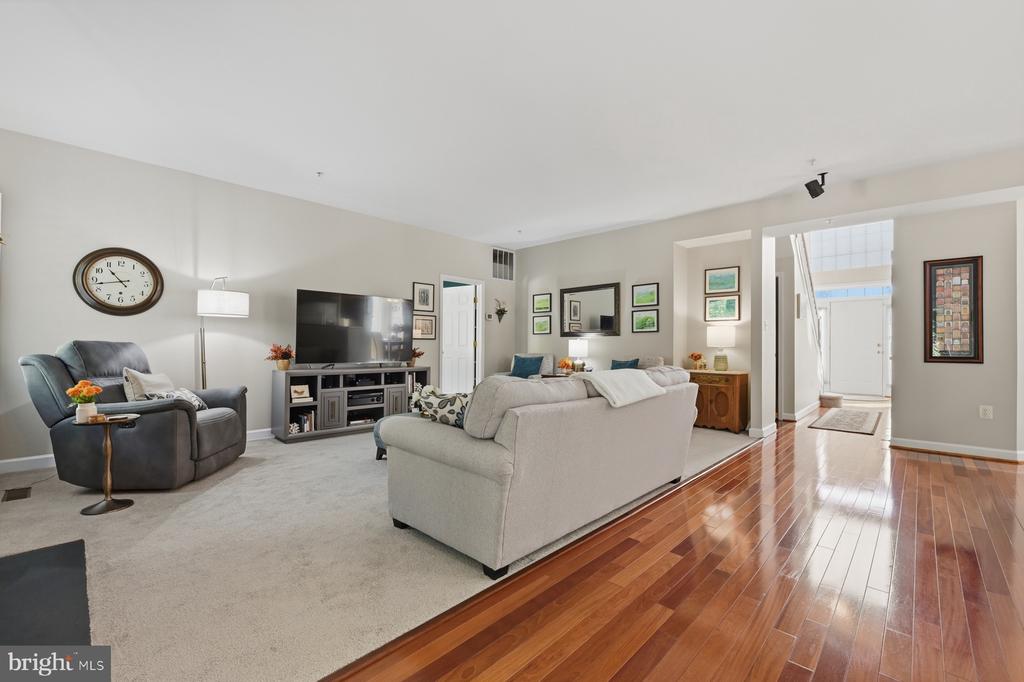 11206 POPLAR GROVE COURT