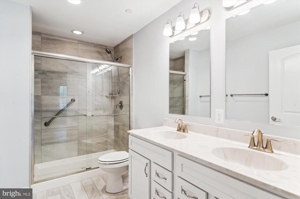 9616 COBBLE STONE COURT