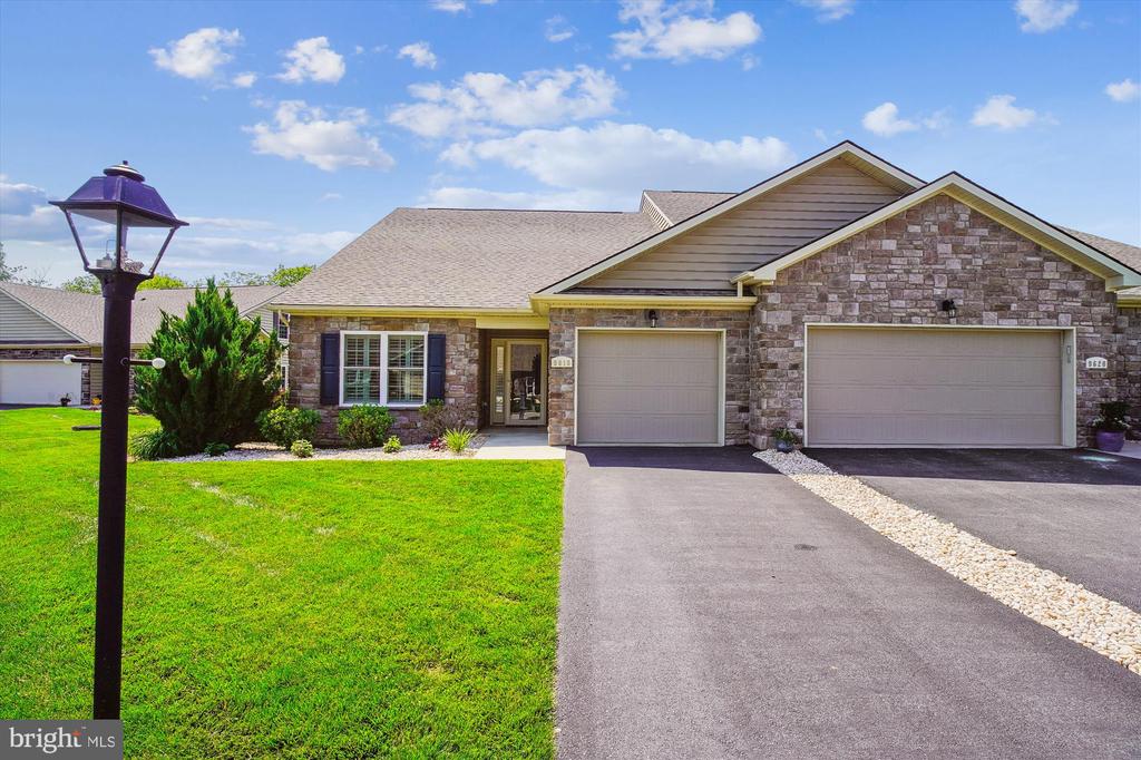 9616 COBBLE STONE COURT