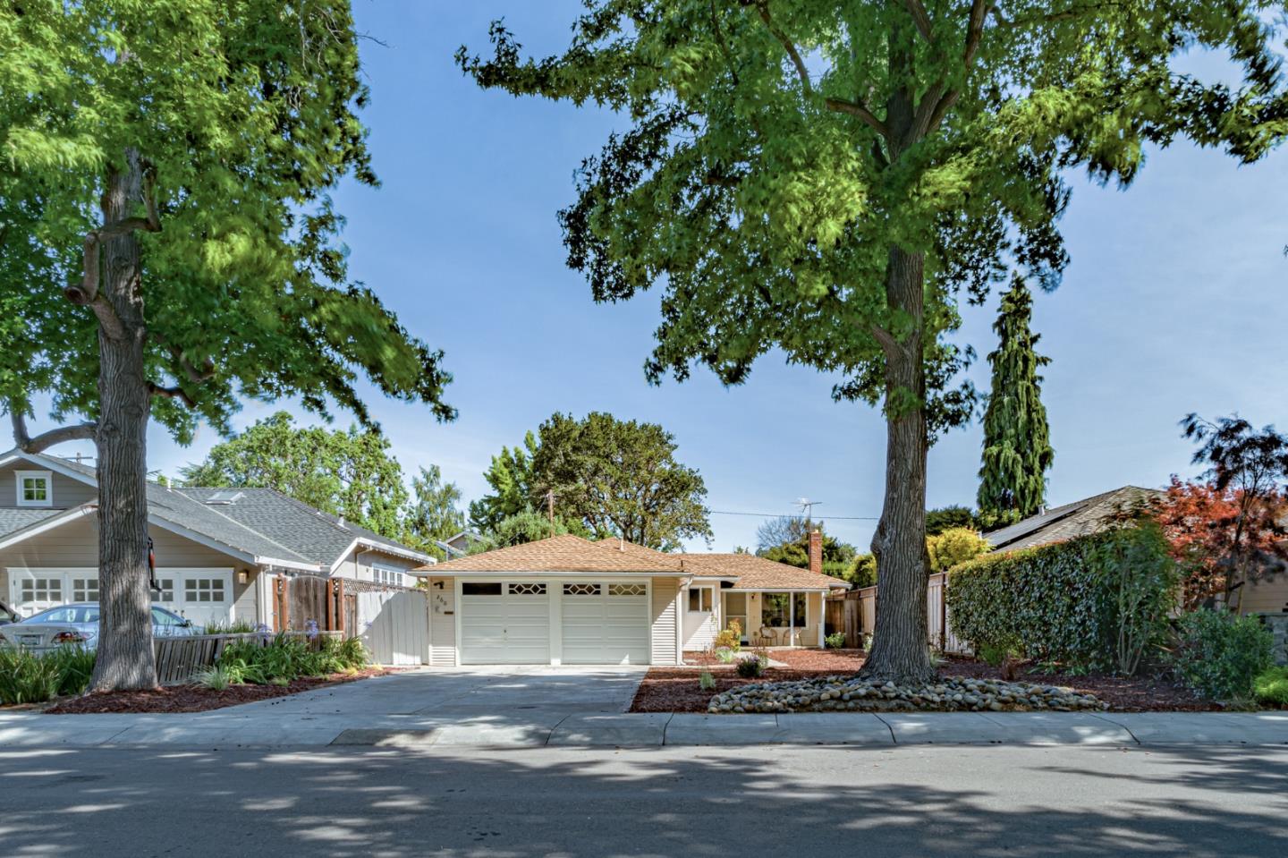 260 Oakhurst PL