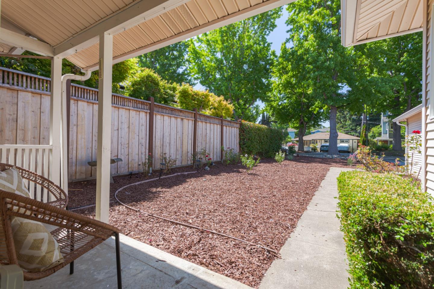260 Oakhurst PL