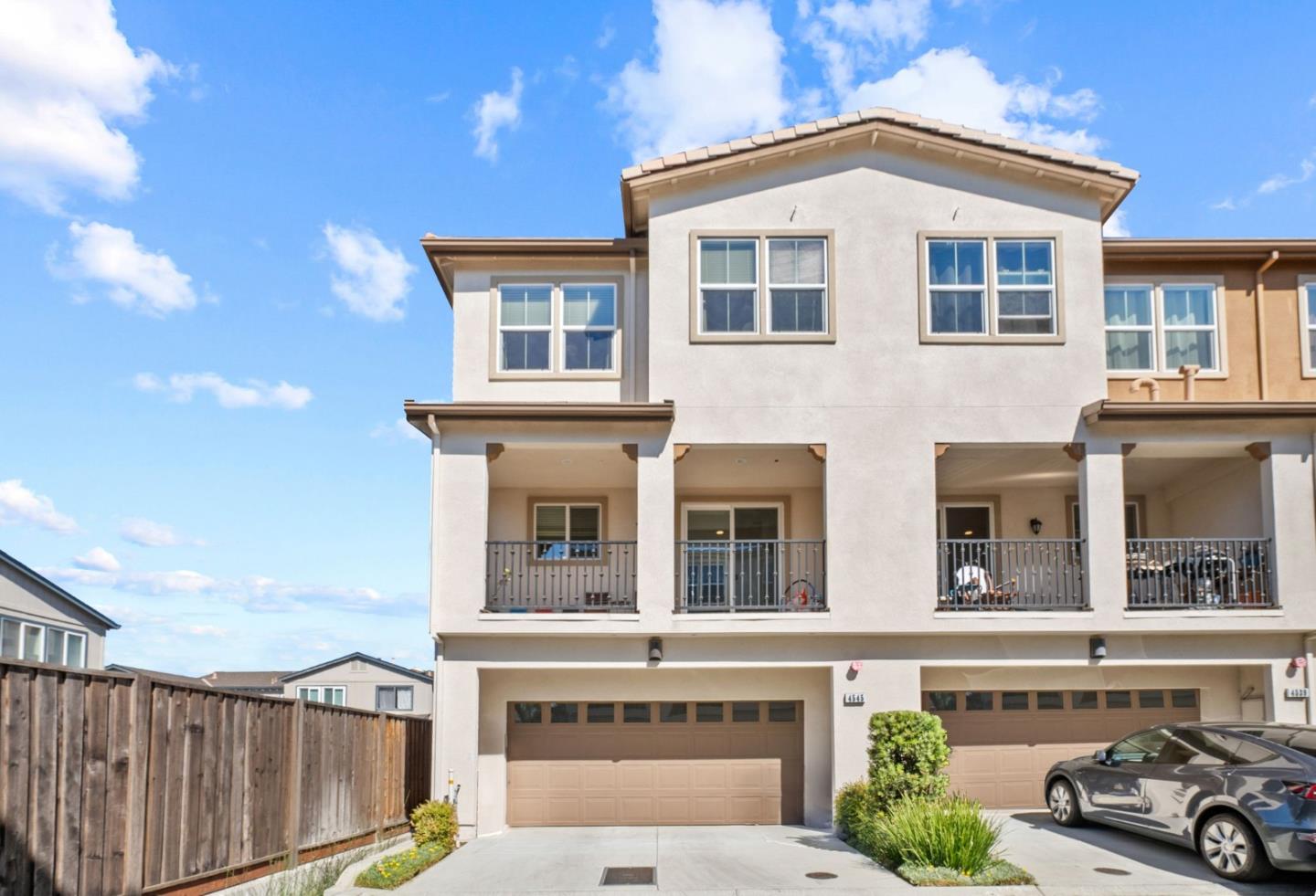 4545 Huntington LN