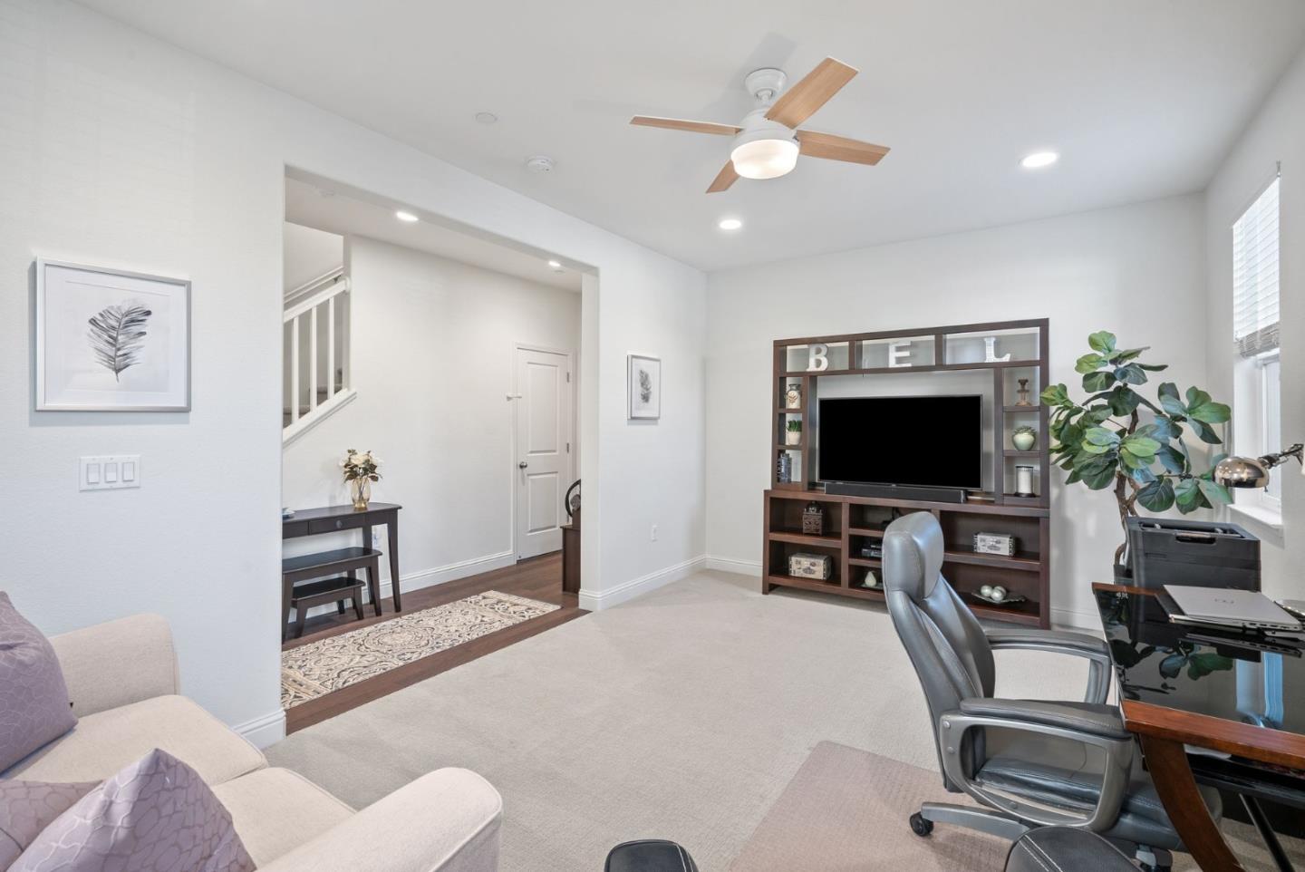 4545 Huntington LN