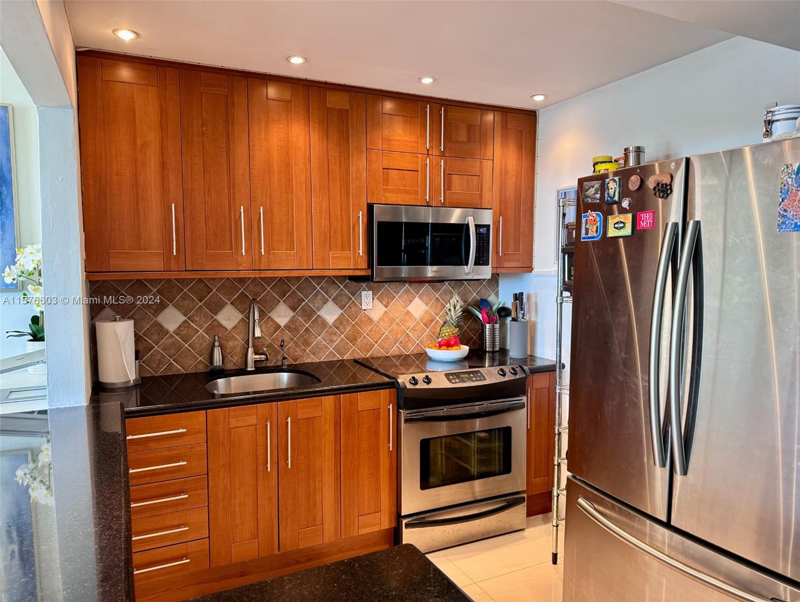 5401 Collins Ave # 1229