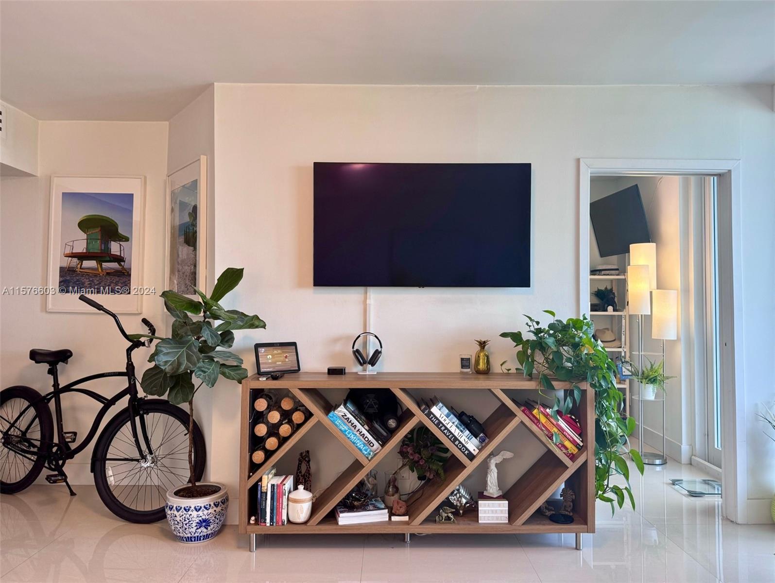 5401 Collins Ave # 1229