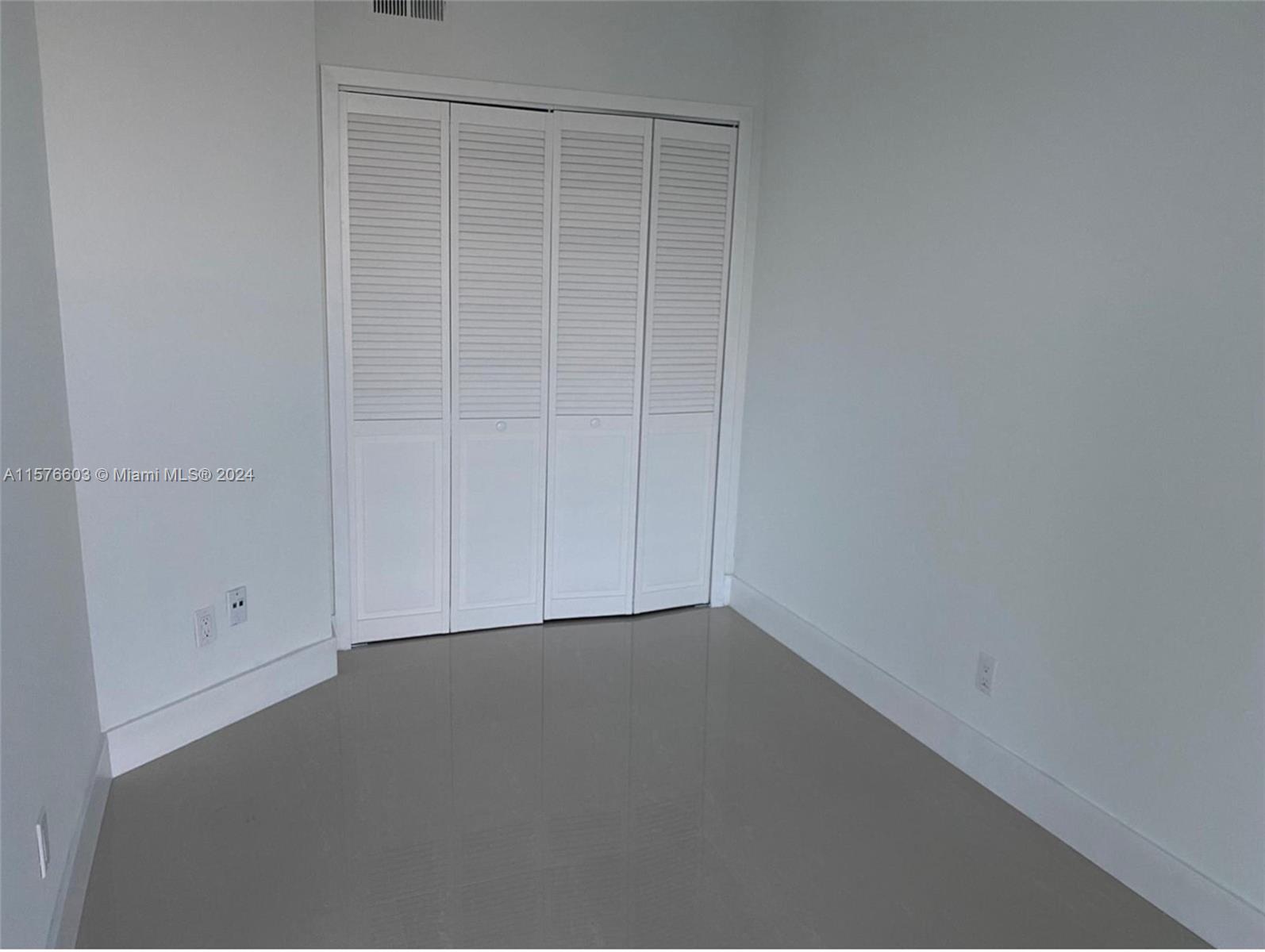 5401 Collins Ave # 1229