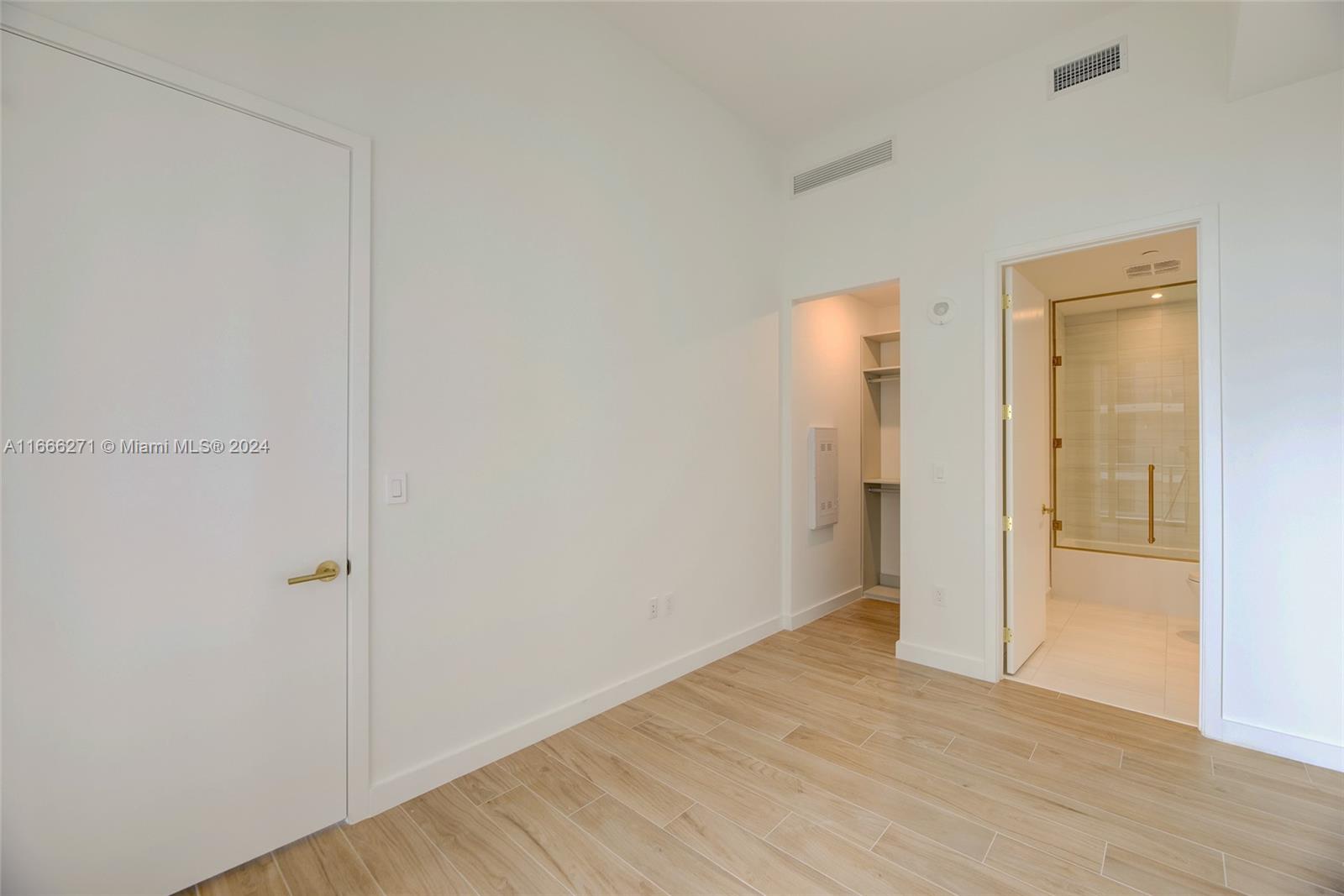 2655 S Bayshore Dr # 606