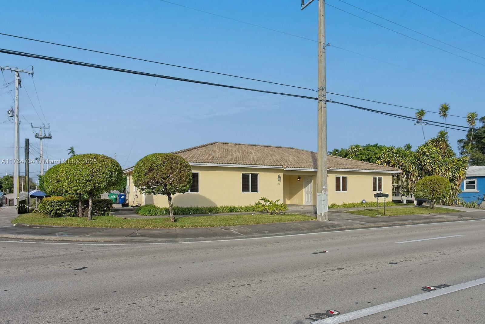 3740 SW 87th Ave