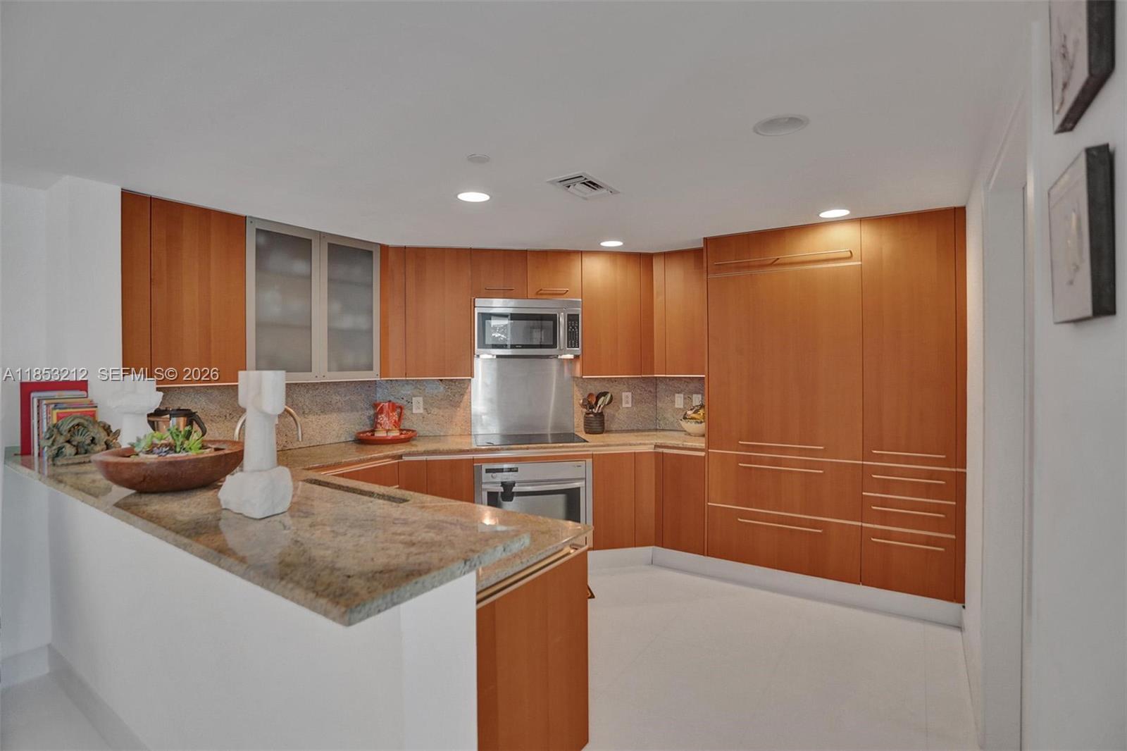 2627 S Bayshore Dr # 506