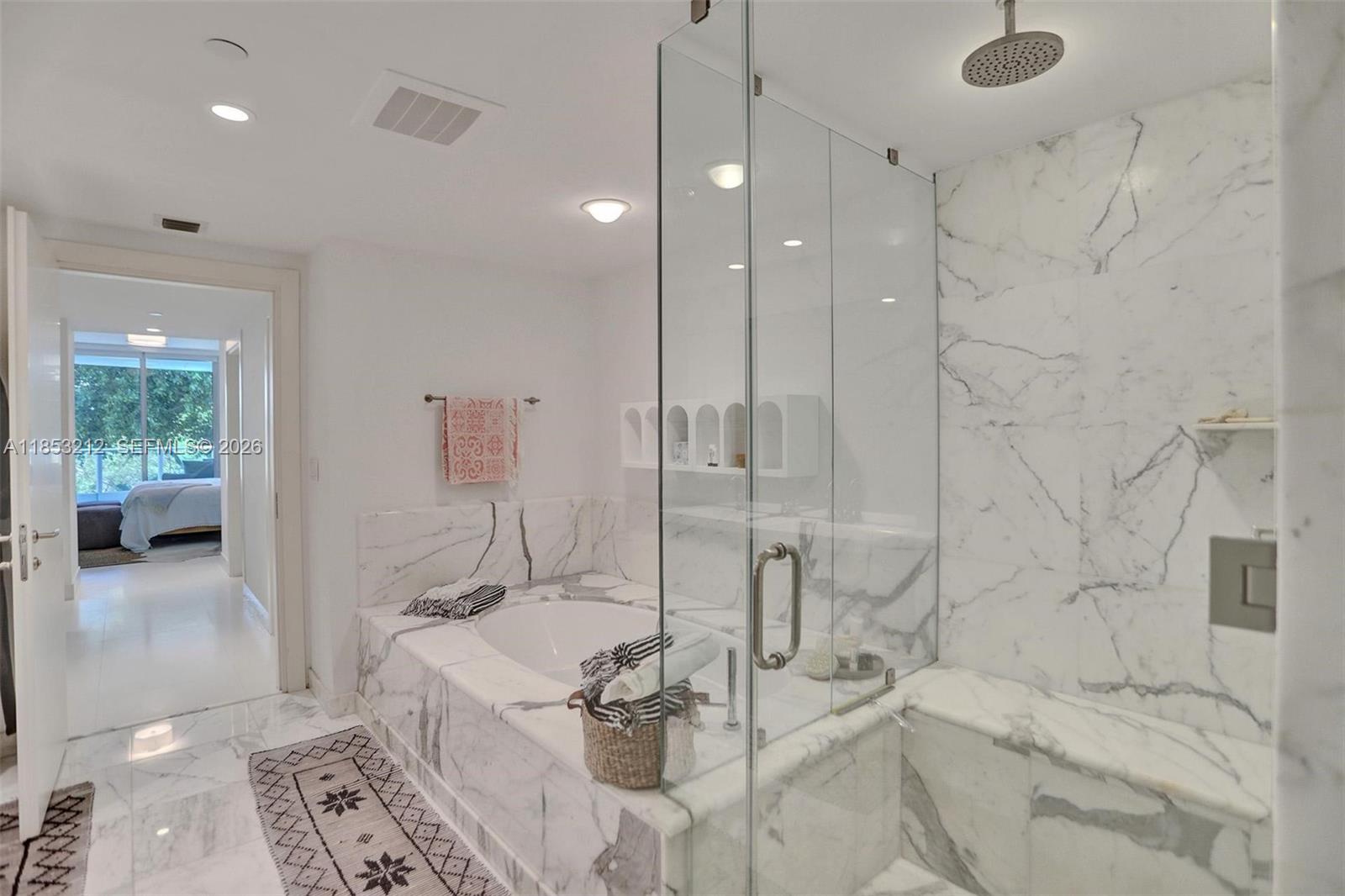 2627 S Bayshore Dr # 506