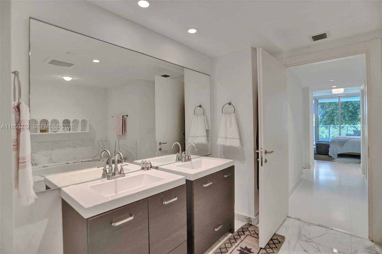 2627 S Bayshore Dr # 506