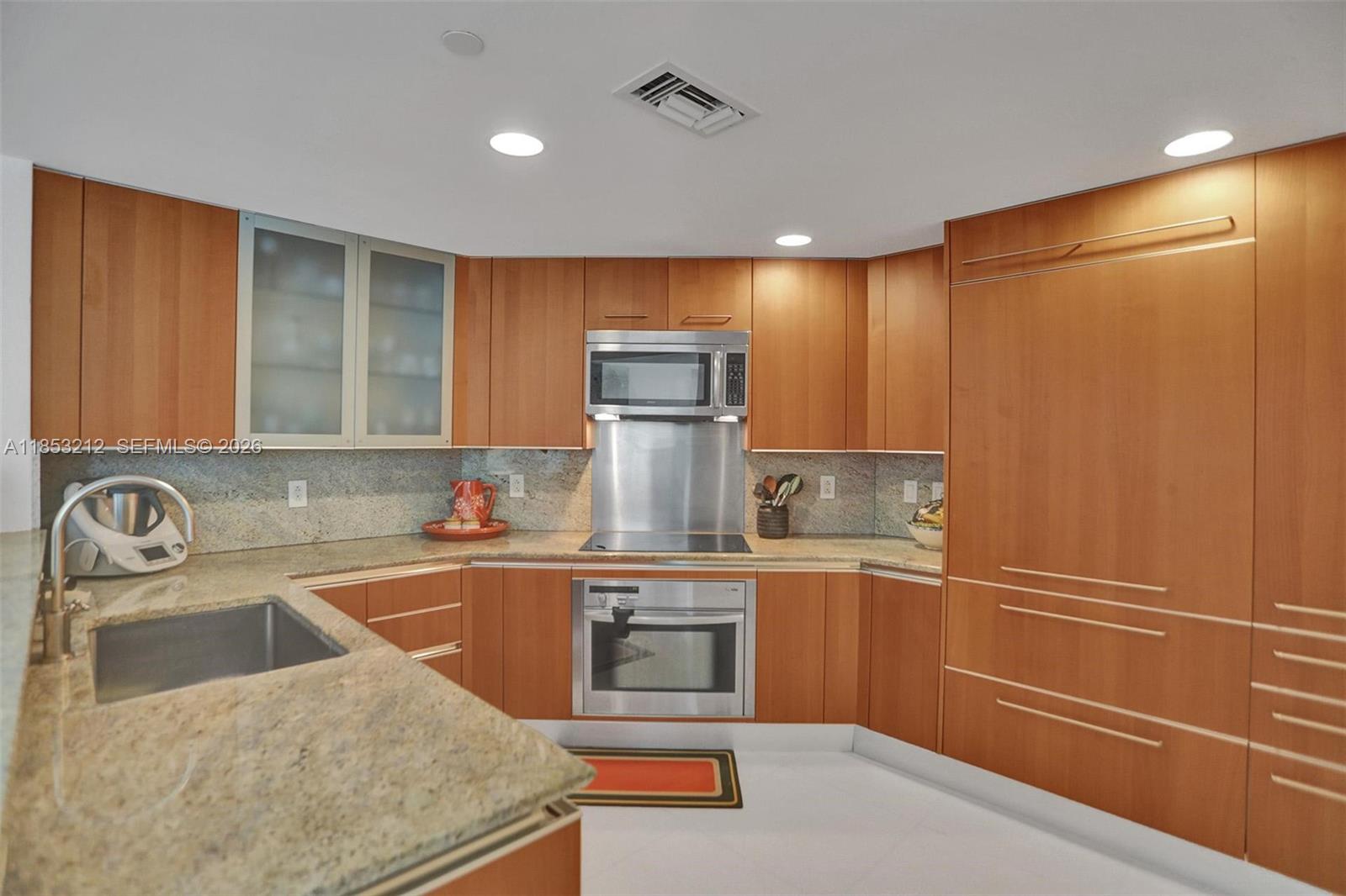 2627 S Bayshore Dr # 506