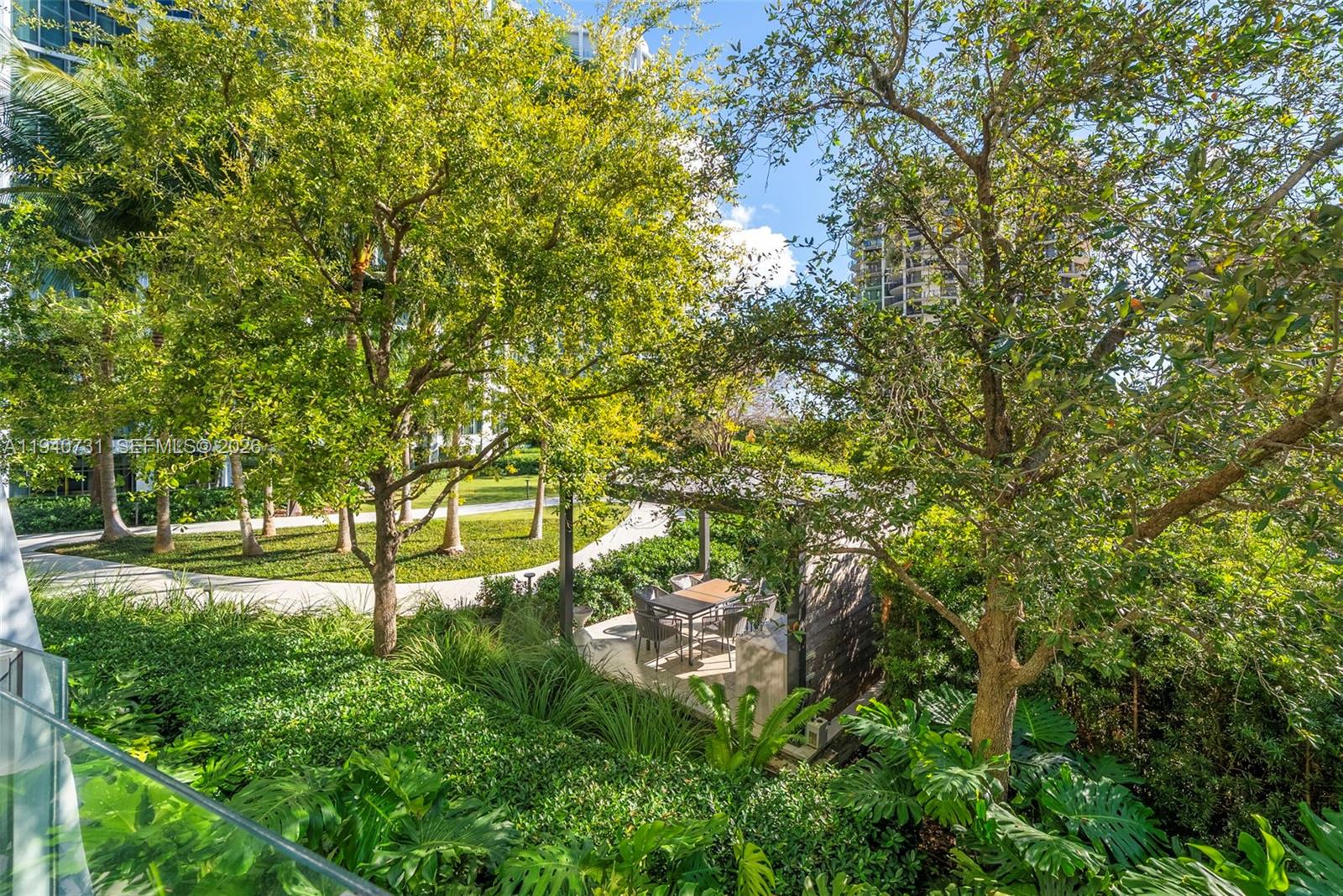 2831 S Bayshore Dr # 401