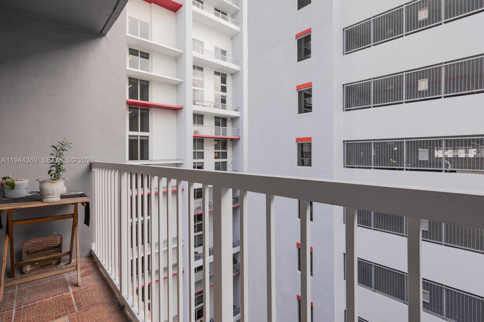 104 SW 9th St # 1207