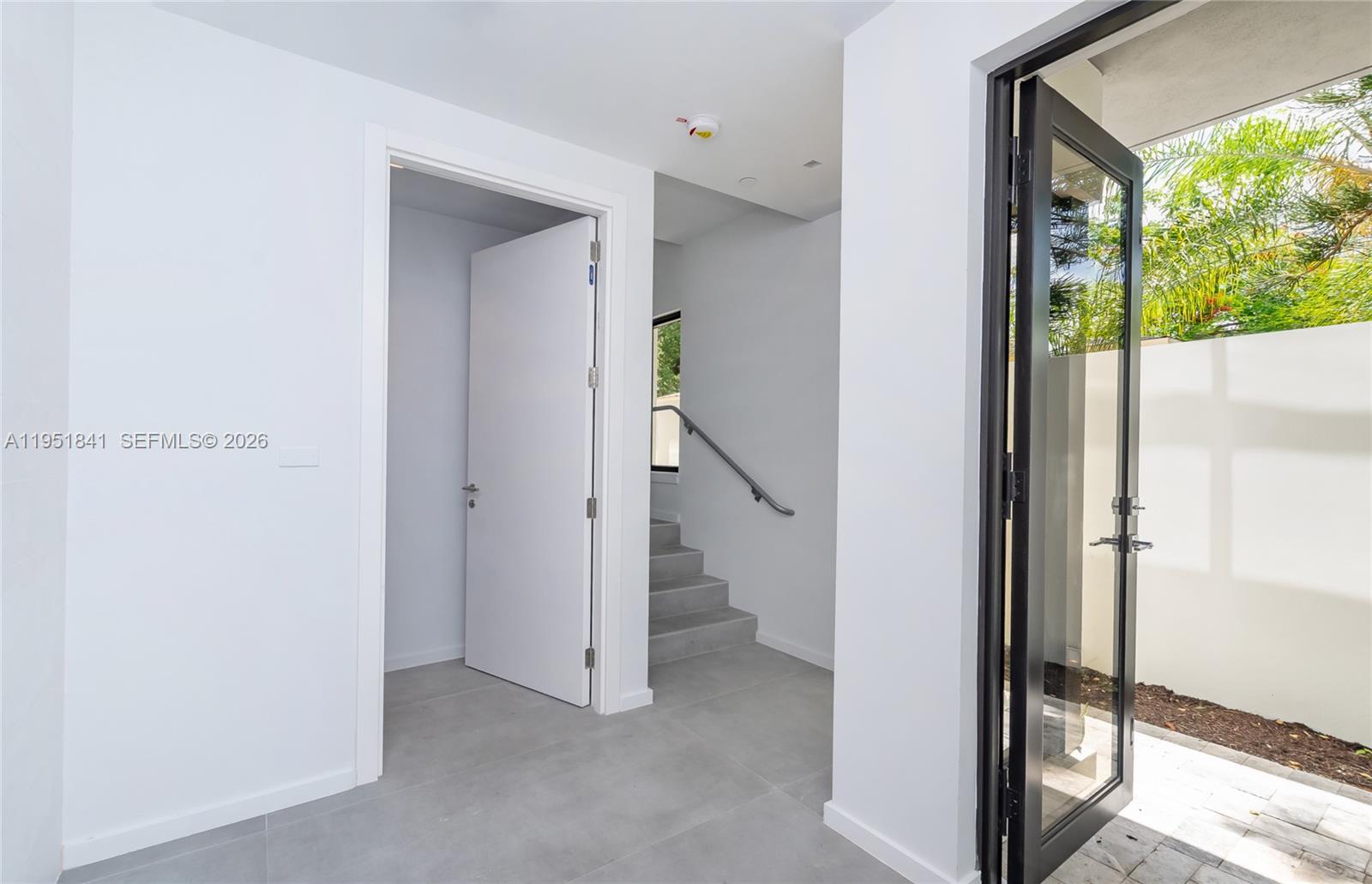 3264 Bird Ave