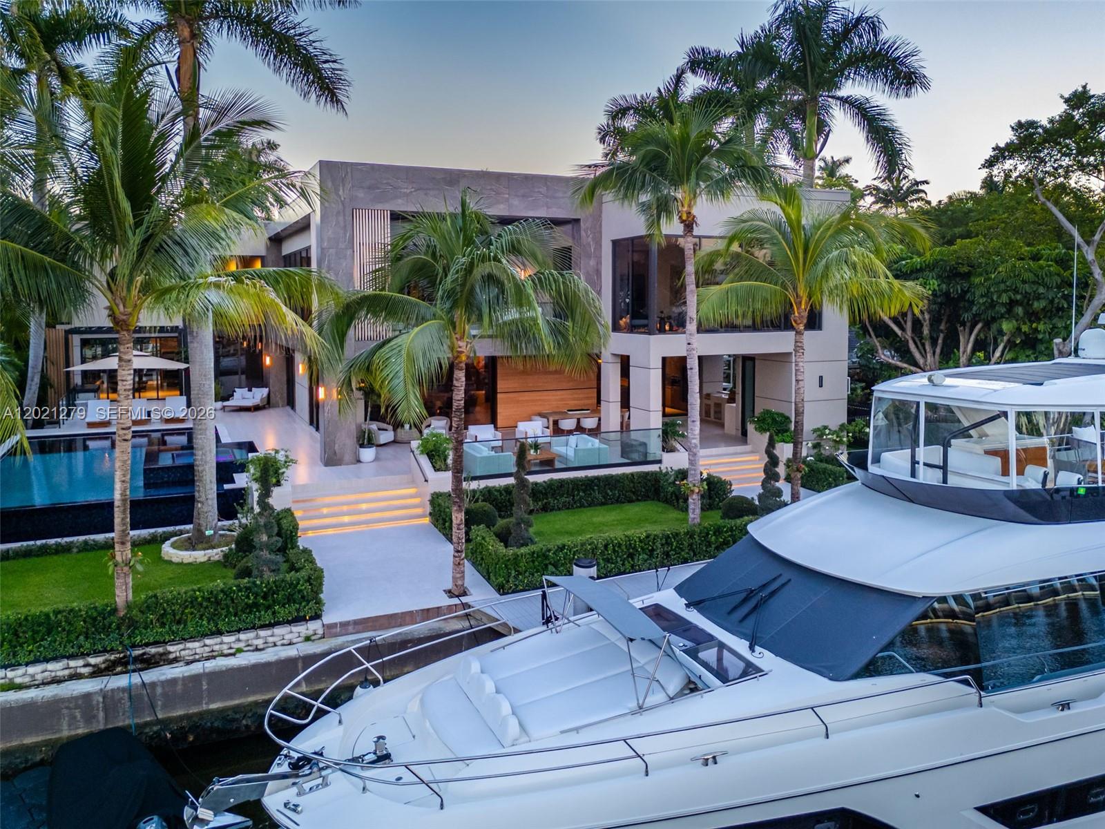 905 Belle Meade Island Dr