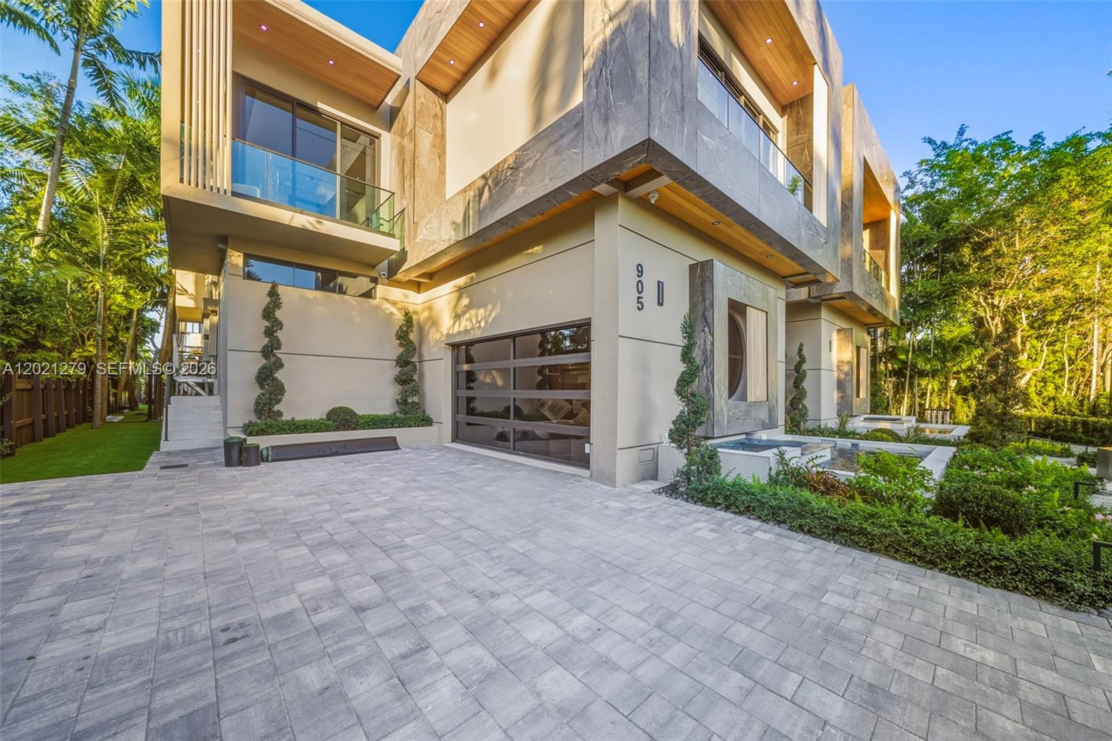 905 Belle Meade Island Dr